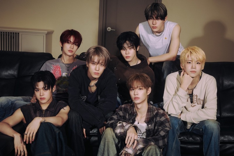 20251105_클로즈 유어 아이즈 단체.jpg