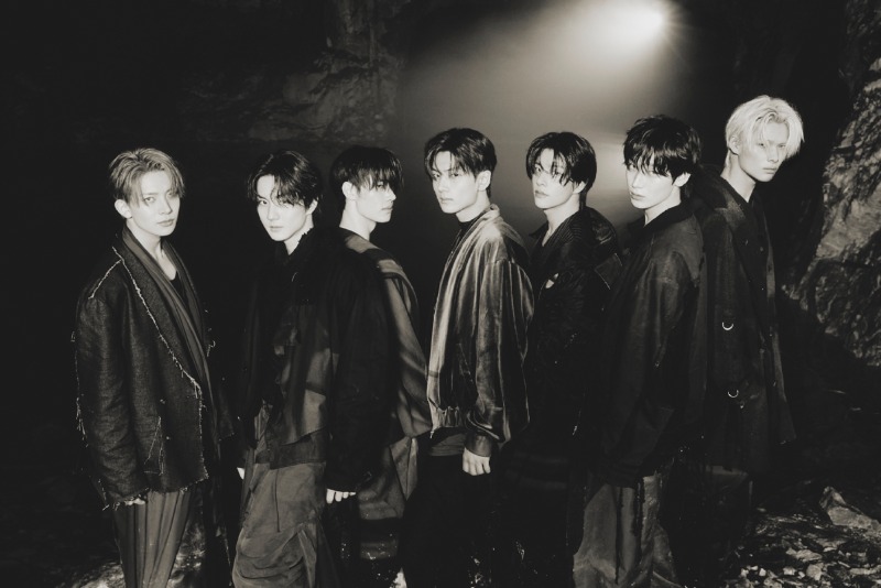 엔하이픈_THE SIN  VANISH Chapter 1 스틸 (1) 단체 (2).jpg