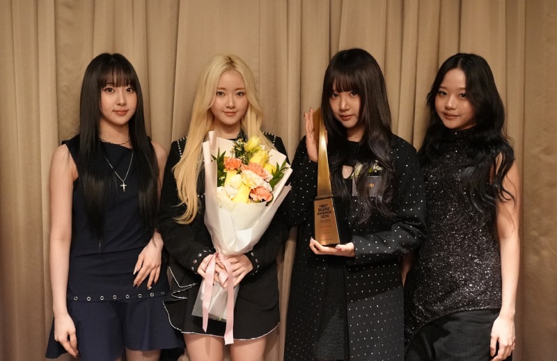 VVUP__2026 대한민국 퍼스트브랜드 대상_ 수상 인증샷_2 (1).jpg