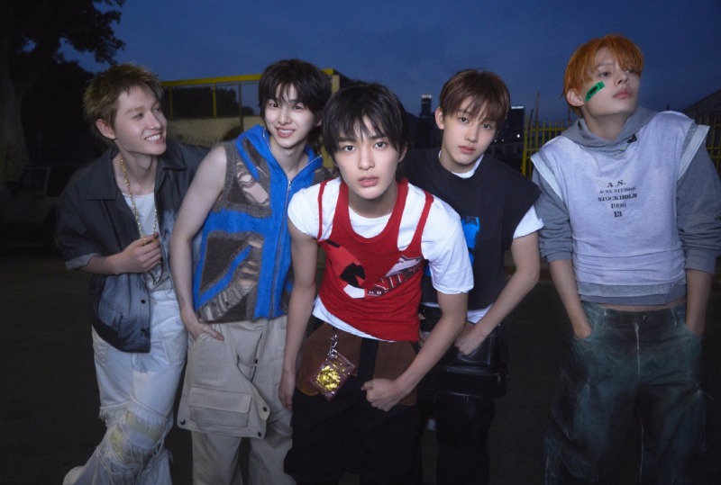 코르티스_콘셉트 사진 4_단체 (1) (6).jpg