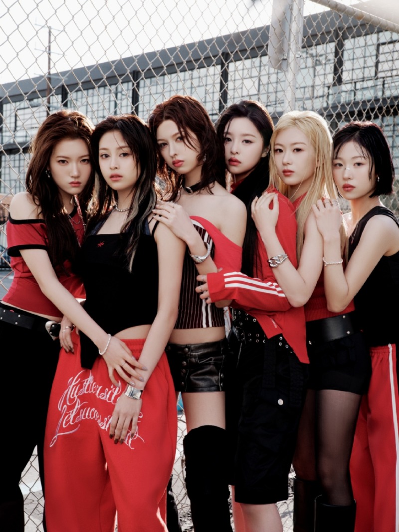 앳하트__Butterfly Doors_ 콘셉트 포토.jpg