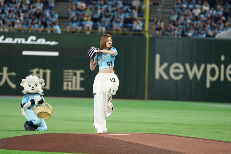지우 일본 프로야구 스페셜 경기 시구 이미지 (크레딧_©️Lions official).jpg
